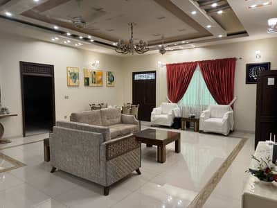 ALMOST BRAND NEW 400 SQ YARDS DOUBLE STORY 100 FEET ROAD HOUSE AVAILABLE FOR SALE