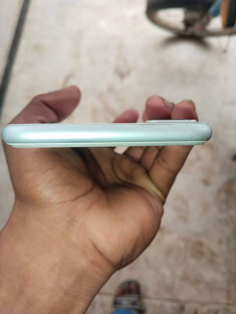 Apple iPhone 8 Plus 5