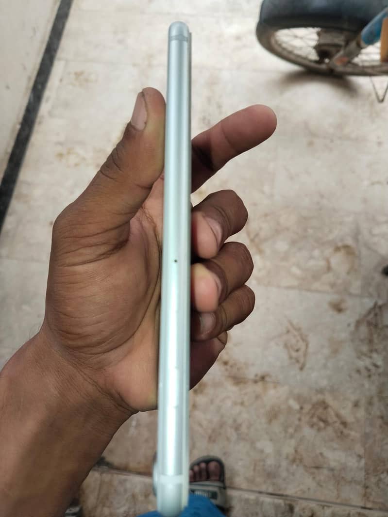Apple iPhone 8 Plus 7