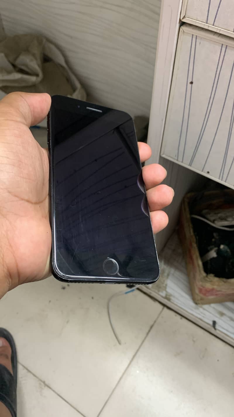 Apple iPhone 7 Plus 2