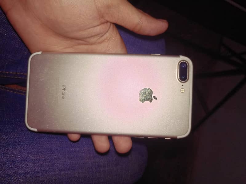 Apple iPhone 7 Plus 1