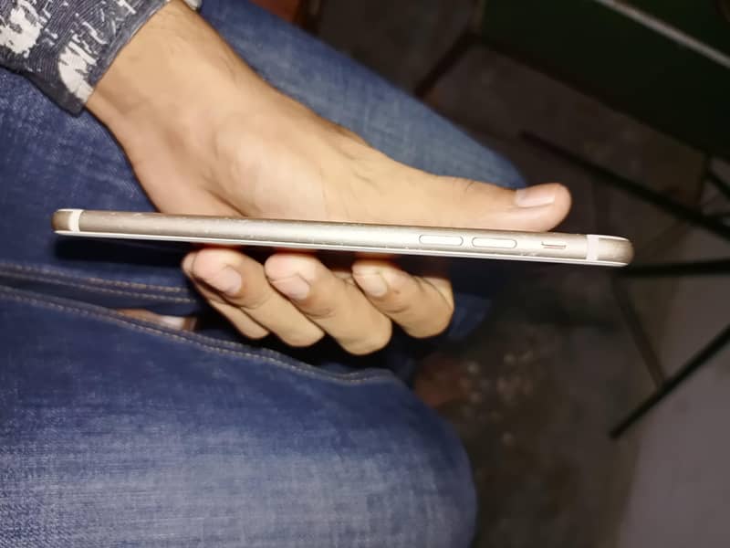 Apple iPhone 7 Plus 2