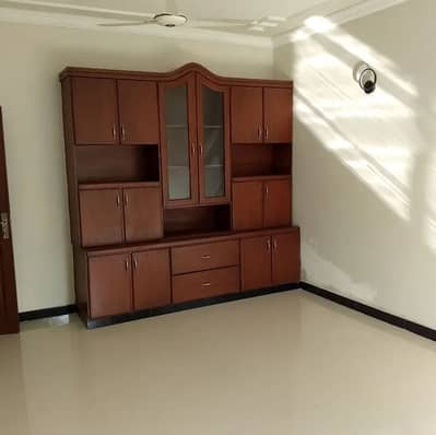 G 13 10 MARLA BEAUTIFULL CORNER WITH EXTRA LAND HOUSE AVAILABLE FOR SALE