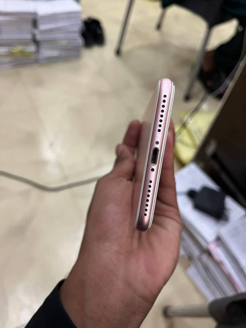 Apple iPhone 7 Plus 1