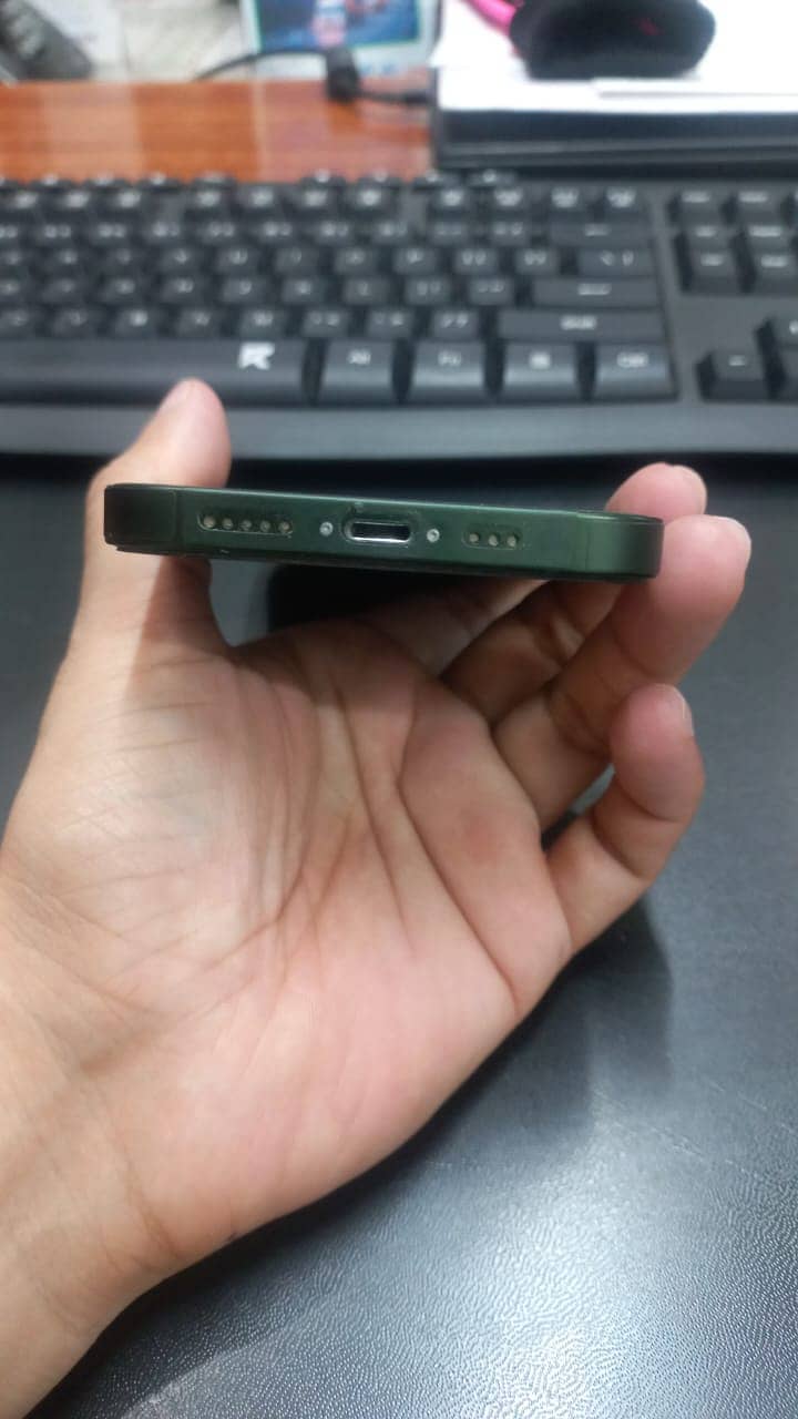 Apple iPhone 13 3