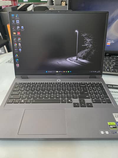 Lenovo Legion 5 Gaming Laptop Core 9 Ultra NVIDIA Geforce RTX 5060