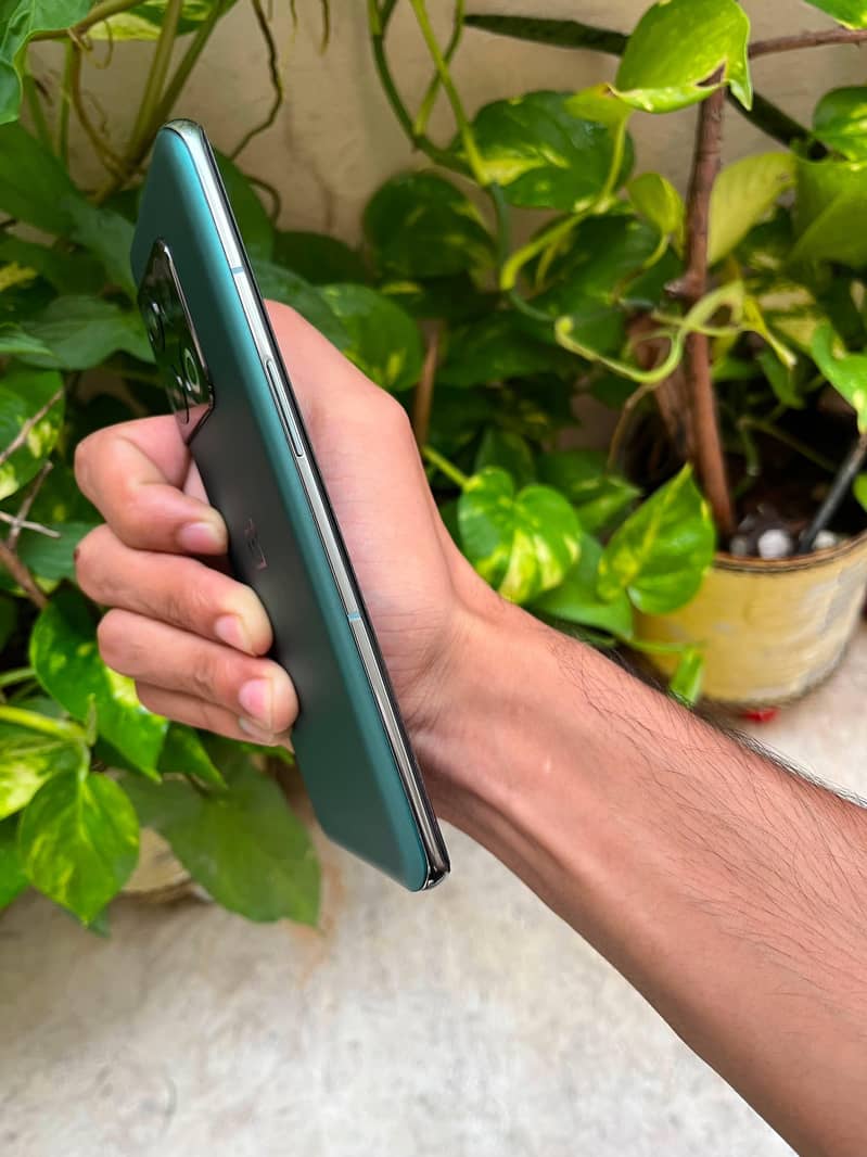 One Plus 10 Pro 1