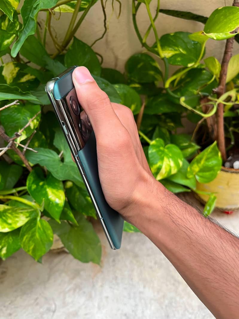 One Plus 10 Pro 4