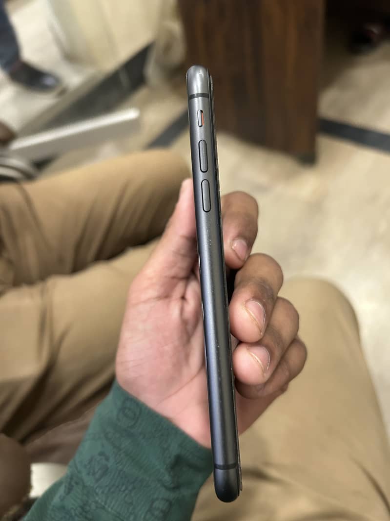 Apple iPhone 11 2