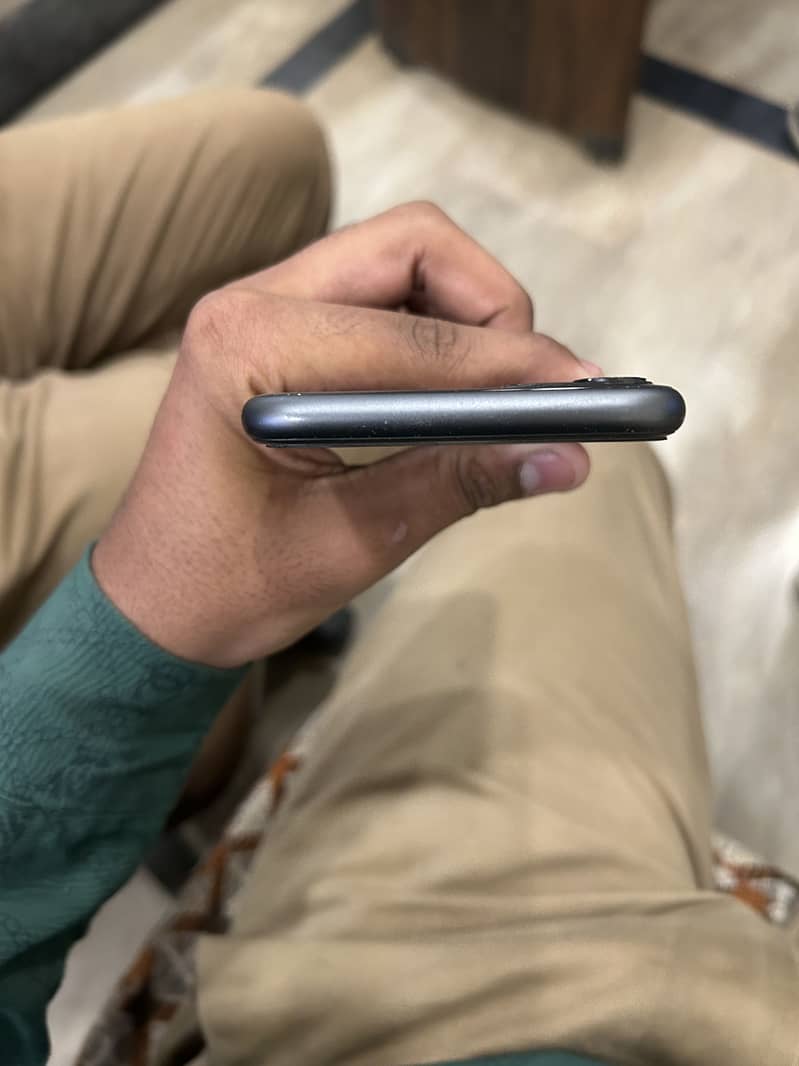 Apple iPhone 11 5