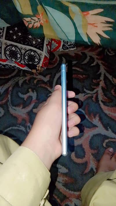 Sony Xperia 8