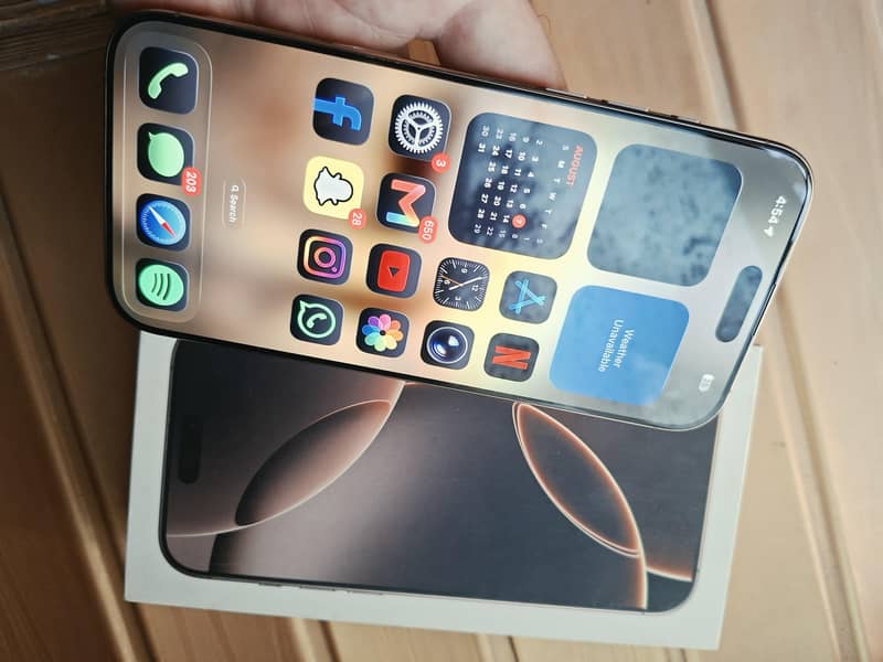 Apple iPhone 16 Pro Max 0