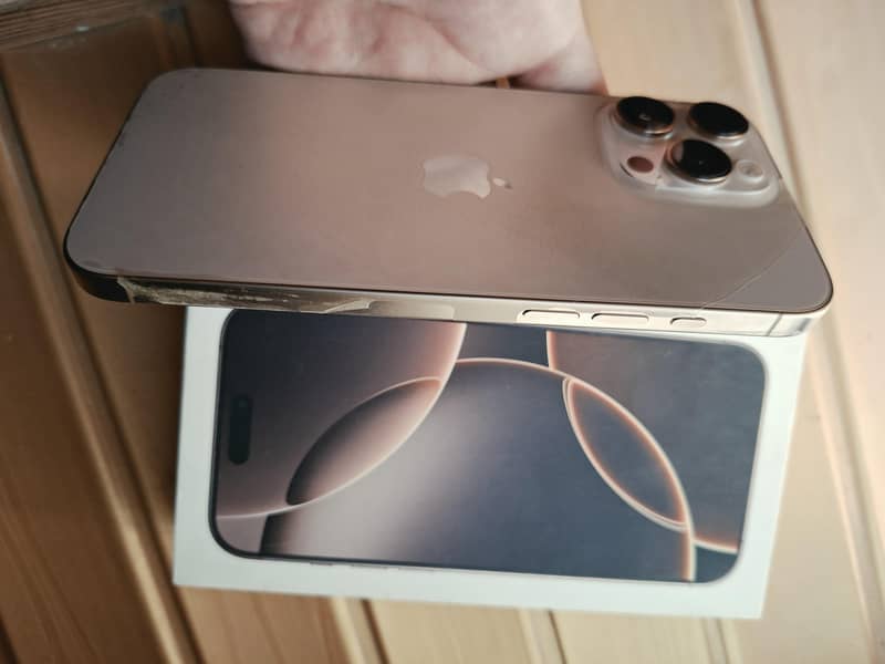 Apple iPhone 16 Pro Max 1
