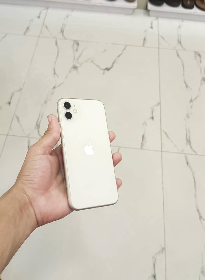 Apple iPhone 11 0