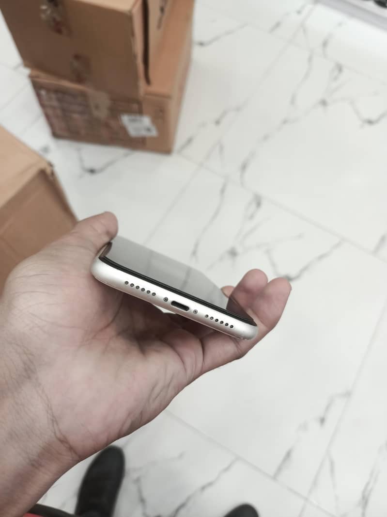 Apple iPhone 11 1