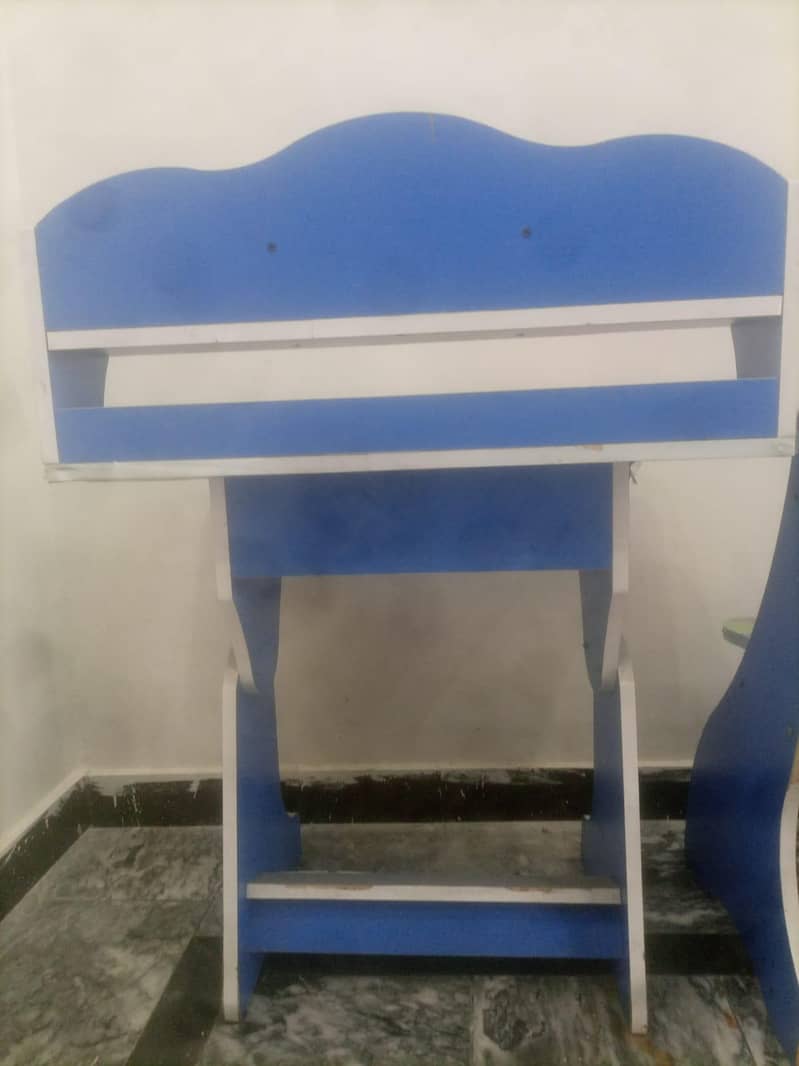Kids Study Table 4