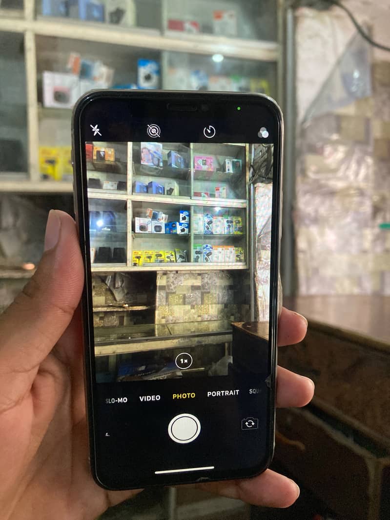 Apple iPhone X 4