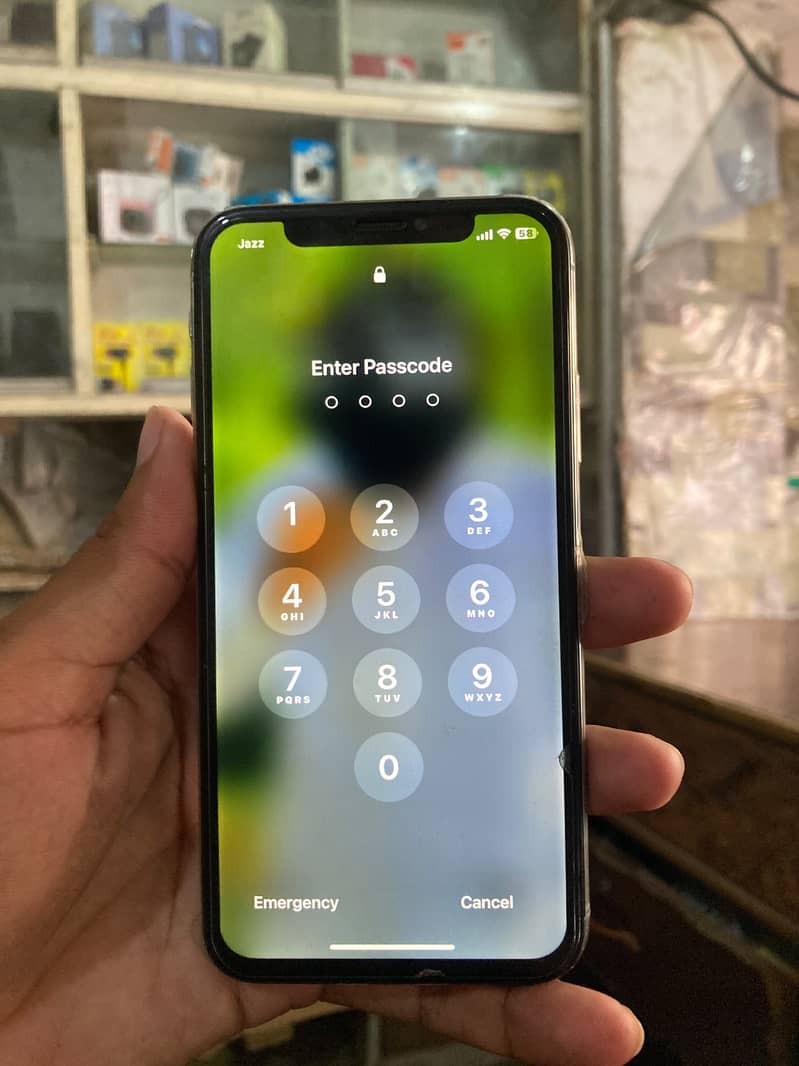 Apple iPhone X 6
