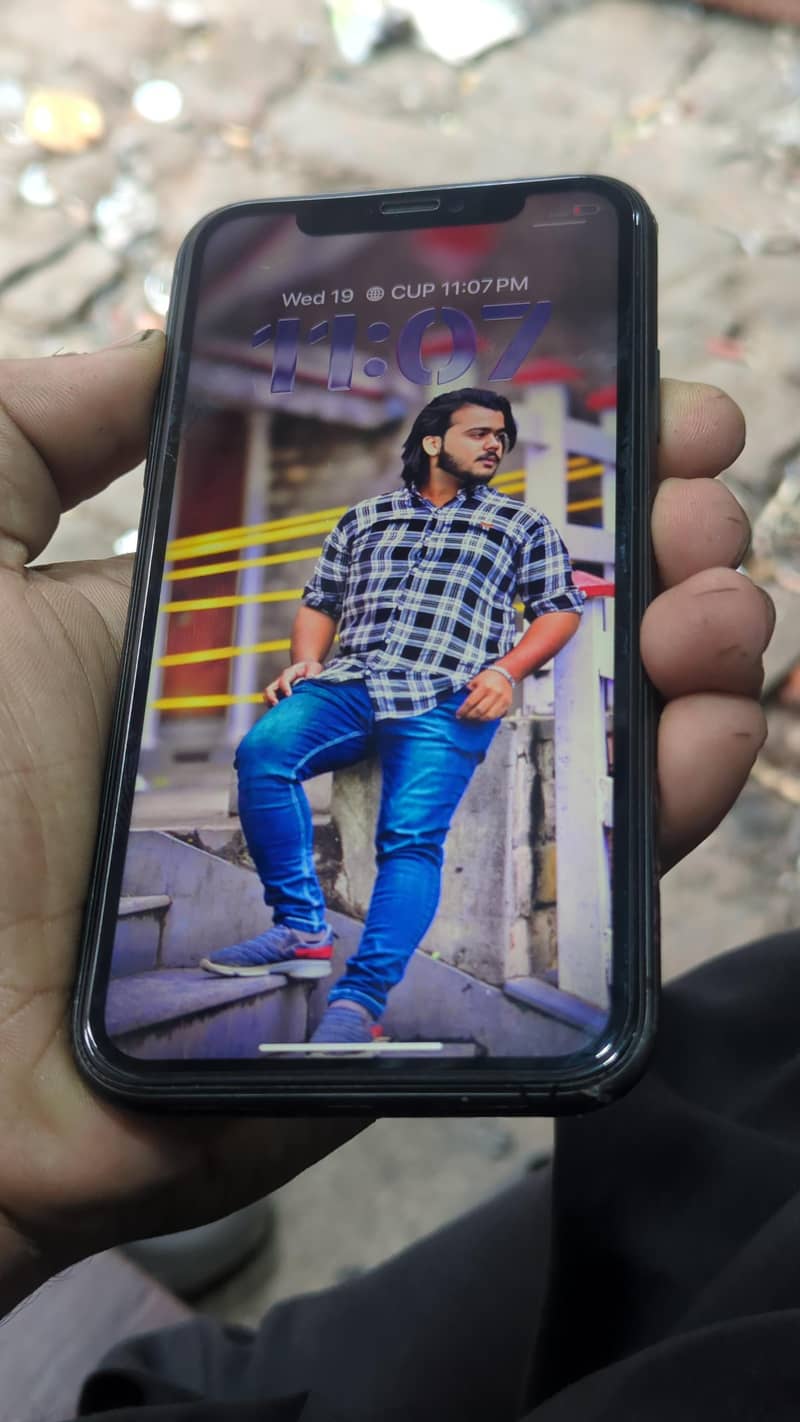 Apple iPhone 11 3