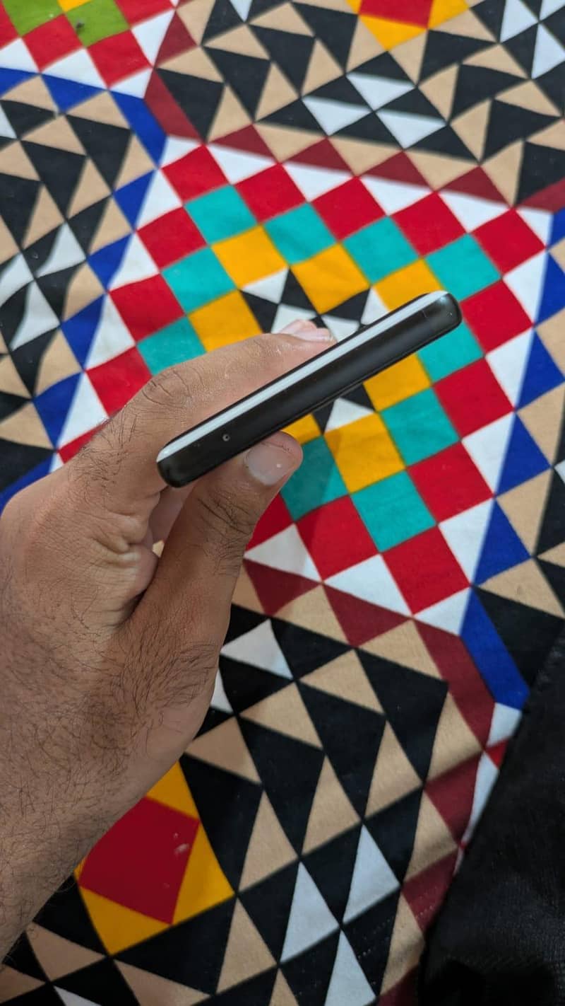 Google Pixel 6a 5