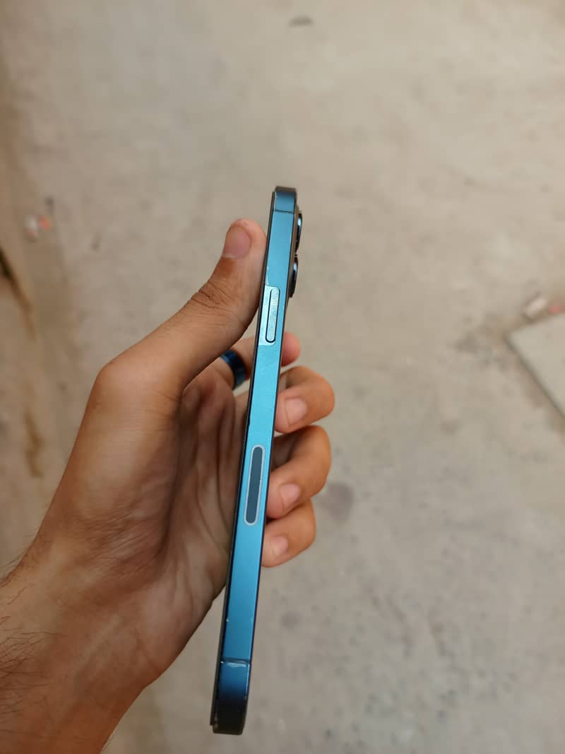 Apple iPhone 12 Pro Max 4