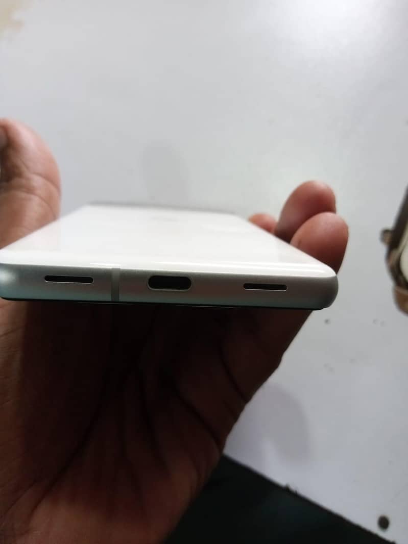Google Pixel 7a 3