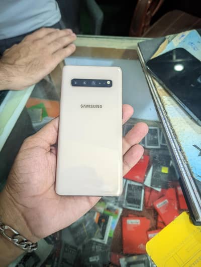 Samsung Mobile S10 5G Storage 256 GB Exchange possible.