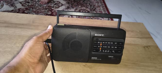RADIO SONY MODEL ICF-790L
