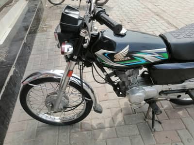 Honda 125 good condition 2023 model complete document