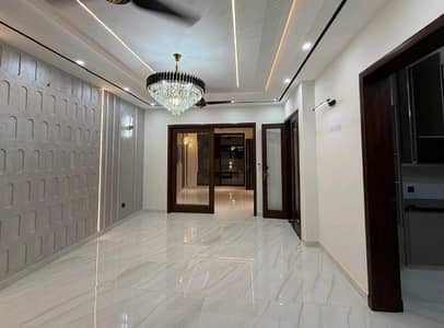 10 Marla House In Central DHA 11 Rahbar For sale