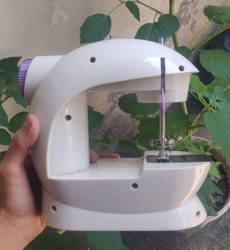 mini portable sewing machine 0