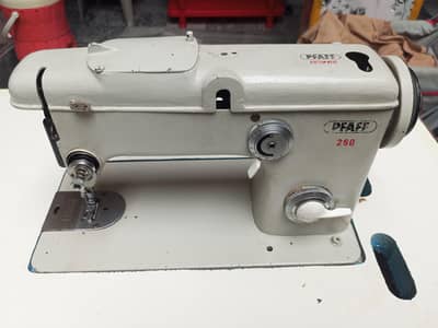 pfaff 260 sewing machine with stand,servo motor and phatta