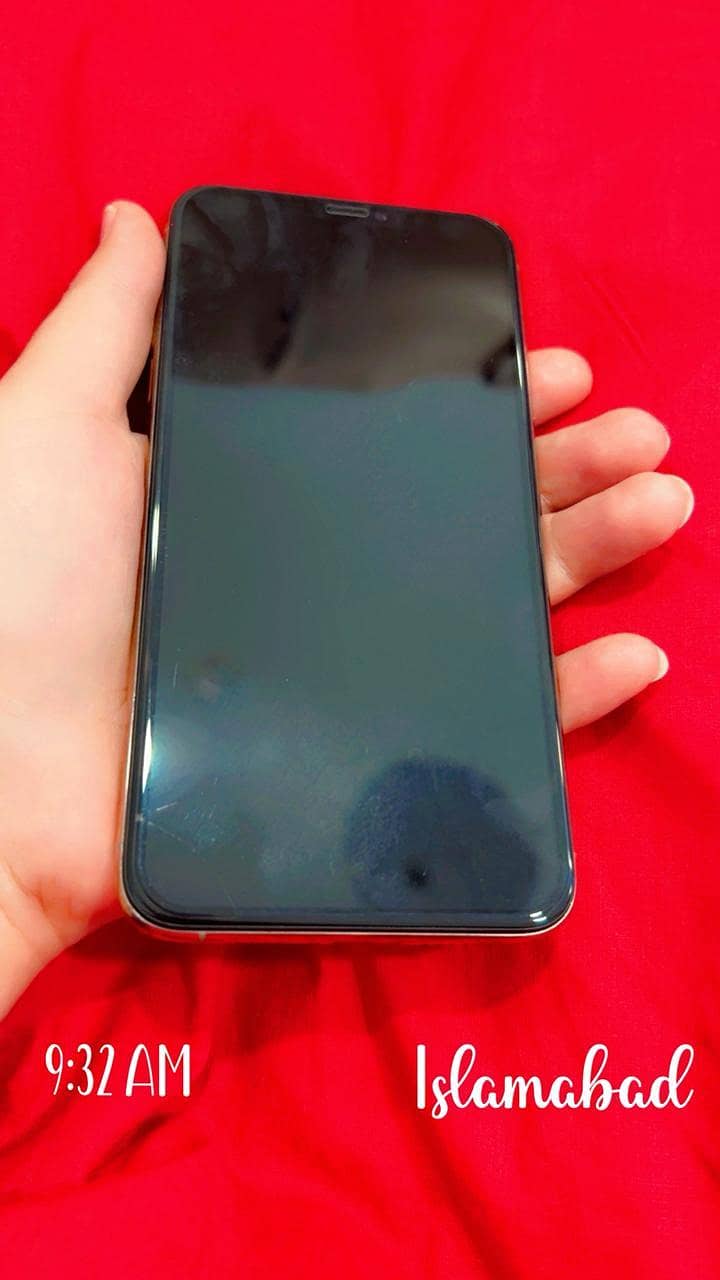 Apple iPhone 11 Pro Max 1