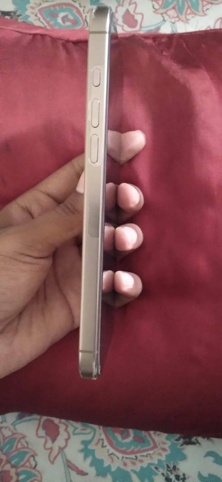 Apple iPhone 16 Pro Max 1
