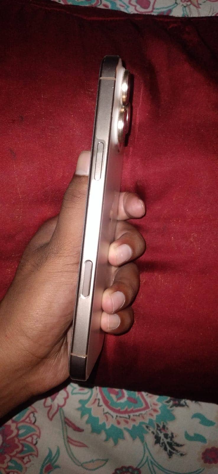 Apple iPhone 16 Pro Max 2