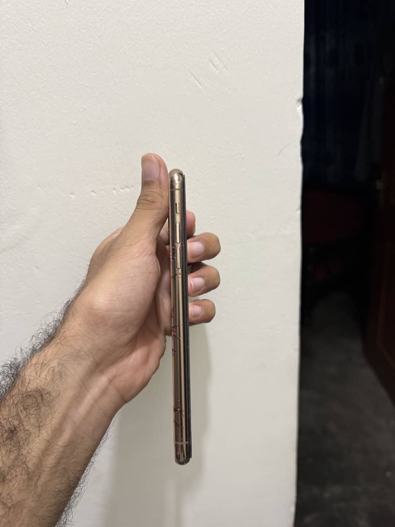 Apple iPhone 11 Pro Max 5