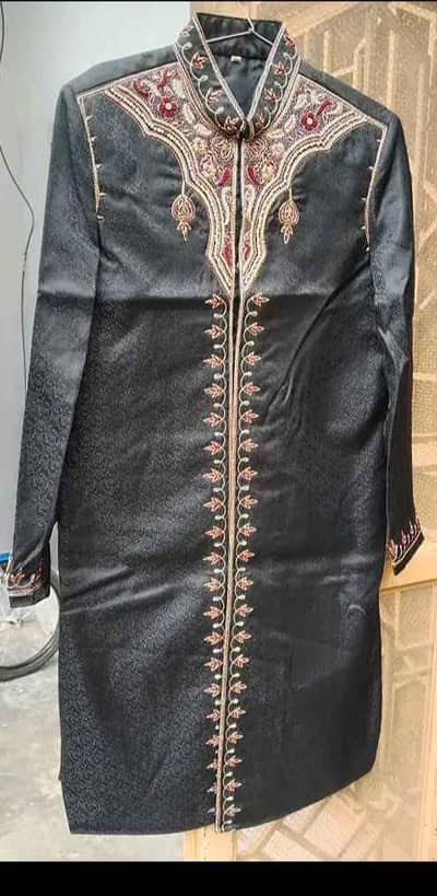 Men sherwani