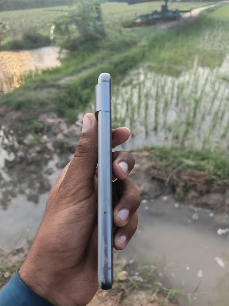 Google Pixel 8 2