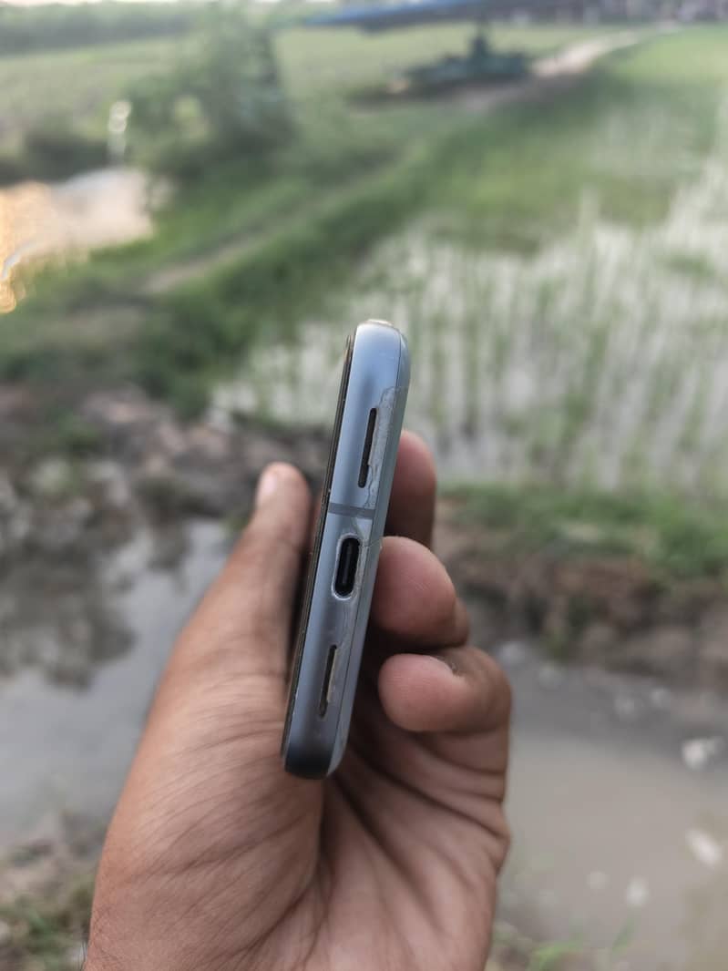 Google Pixel 8 3