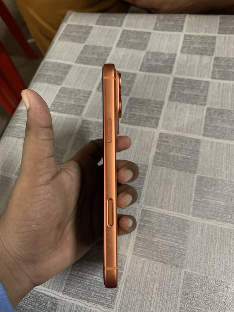 Apple iPhone 17 Pro Max 1