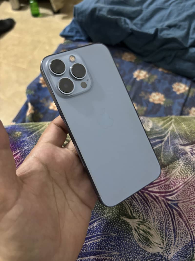 Apple iPhone 13 Pro 3