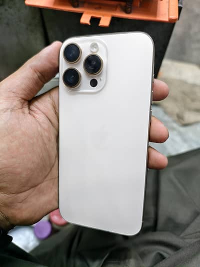 Apple iPhone 16 Pro Max