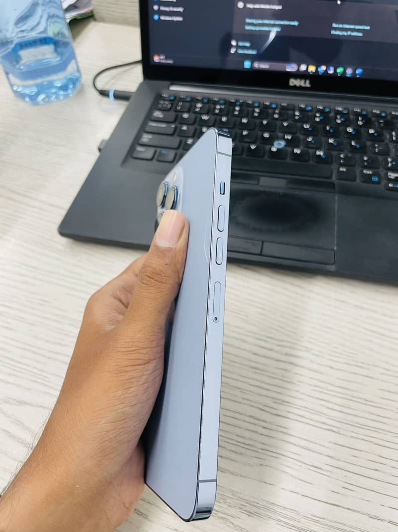 Apple iPhone 13 Pro Max 2