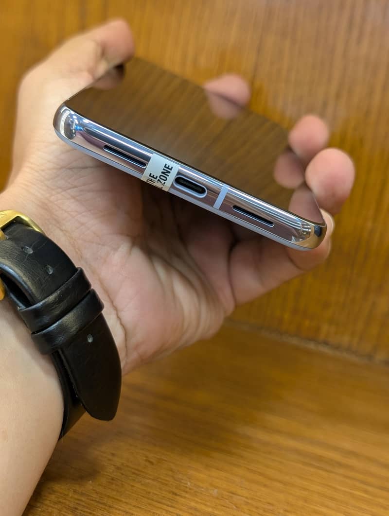 Google Pixel 8 Pro 6