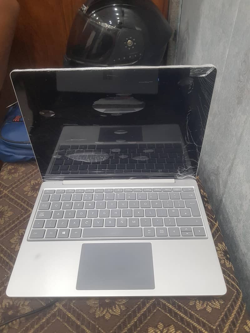 surface  laptop go 2