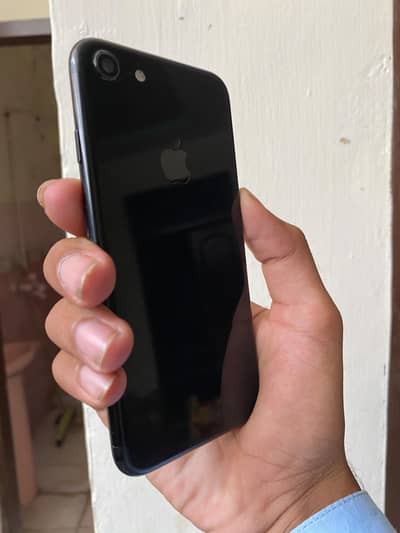 Apple iPhone 7.32'gb     03487768576