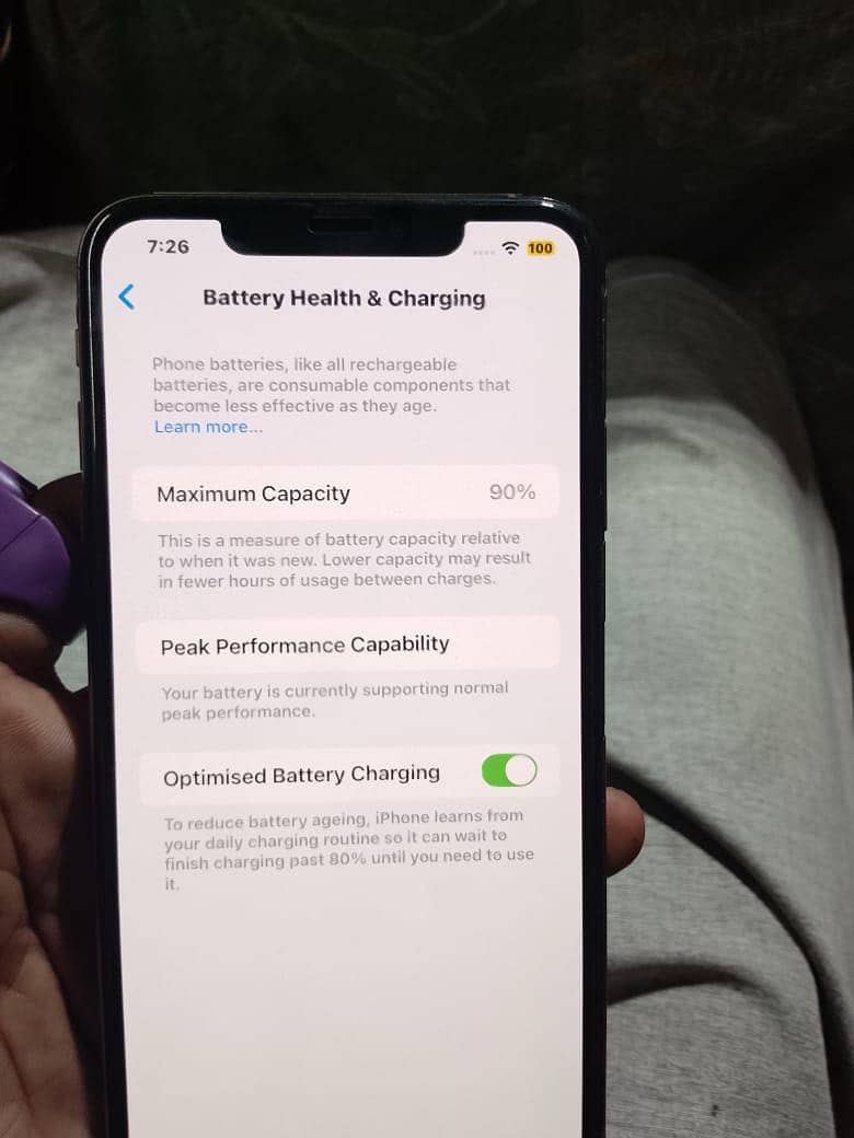 Apple iPhone XS Max 10