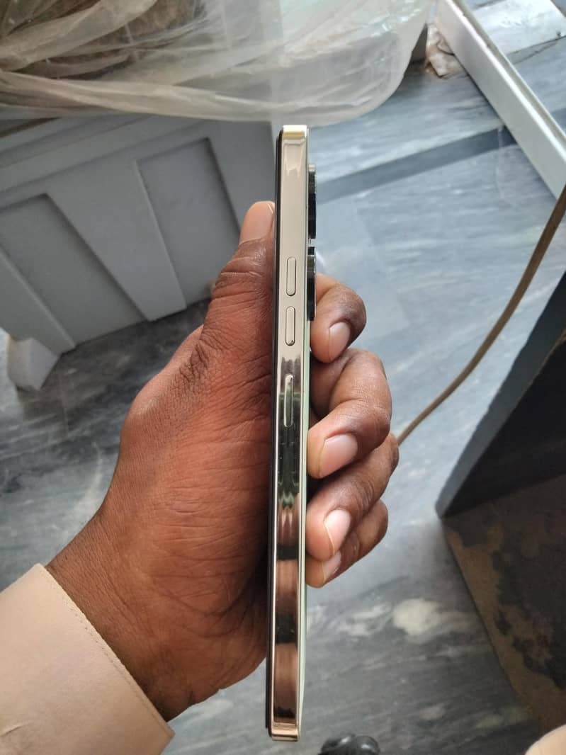 Tecno CAMON 20 Pro 4