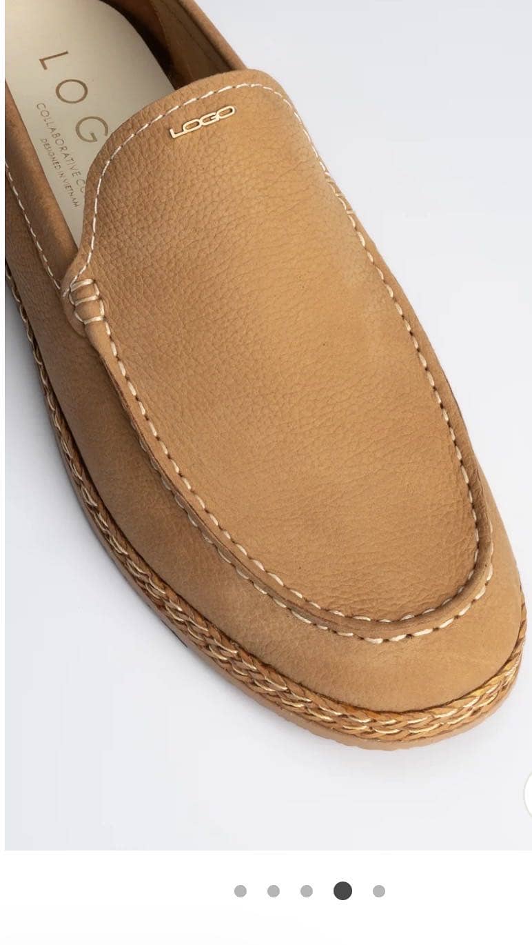Logo shoes 0