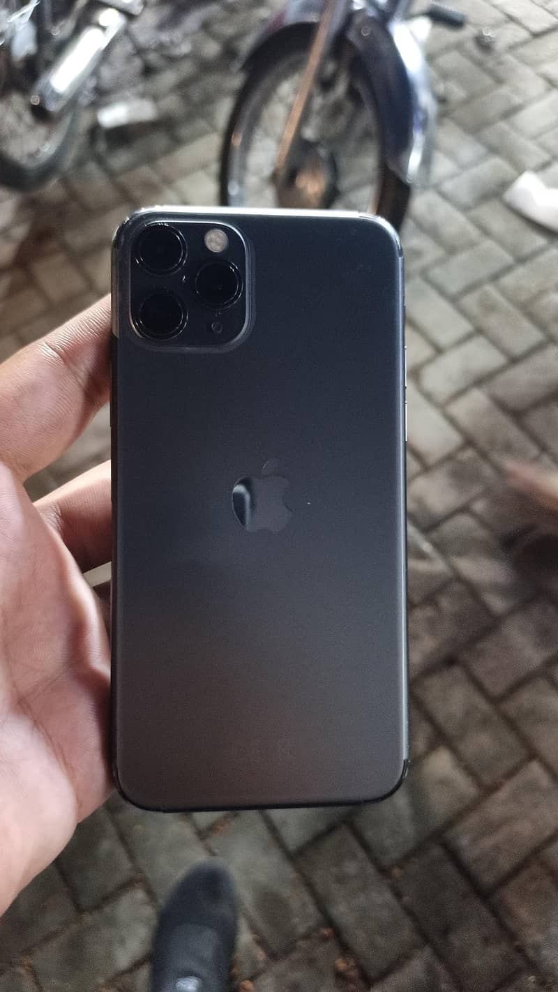 Apple iPhone 11 Pro 2